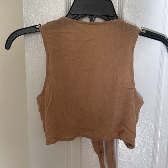 Linen Crop Top - Picture 3 of 3